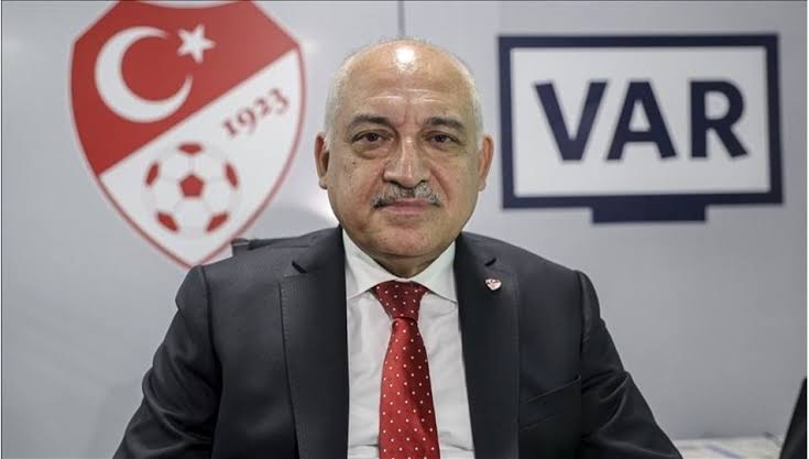 Galatasaray TFF Başkanı Mehmet Büyükekşi’yi istifaya çağırdı !
